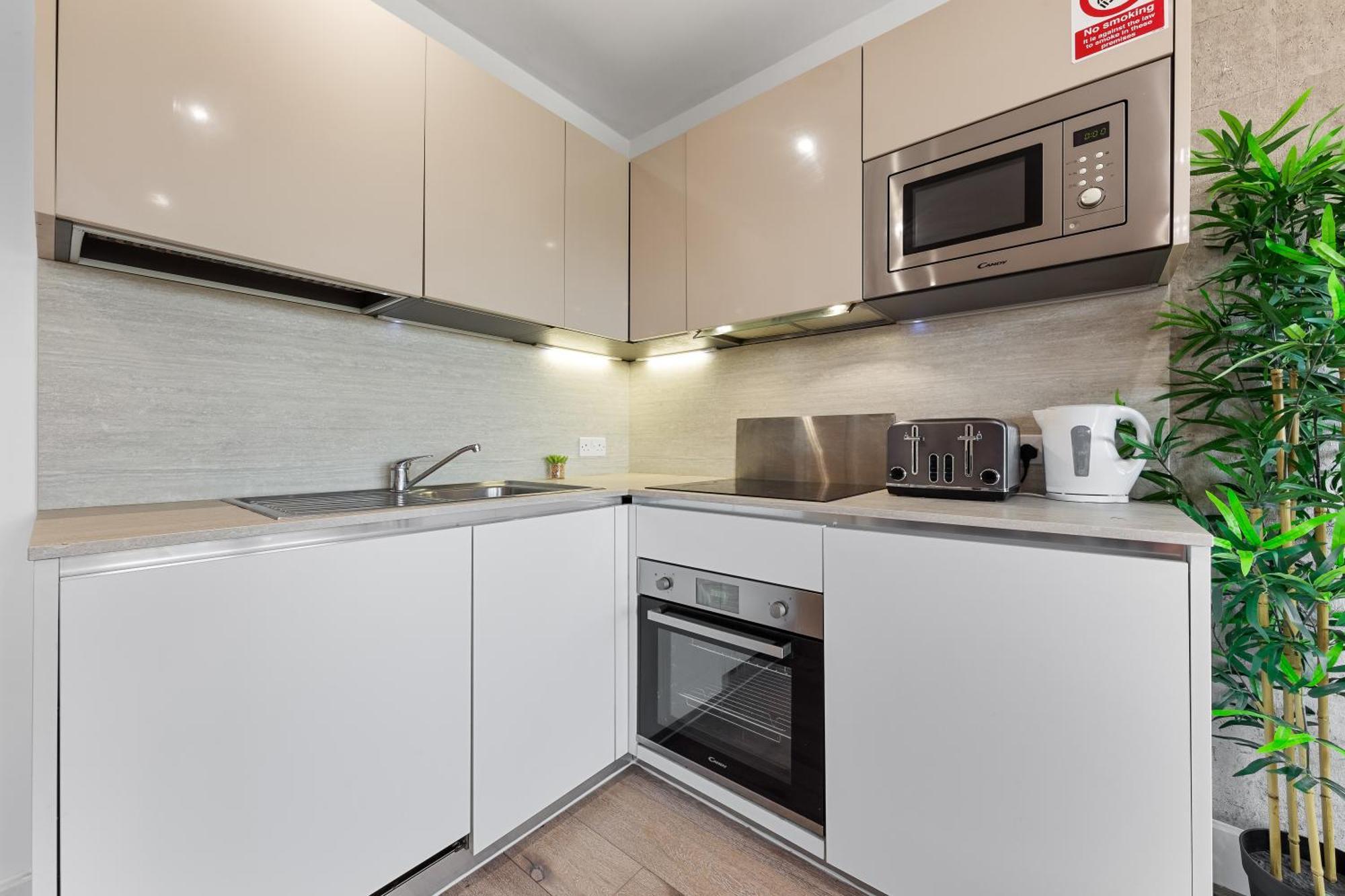 Stylish One Bedroom Flat - Sleeps 5 - Near Heathrow - Ub3 Apartment