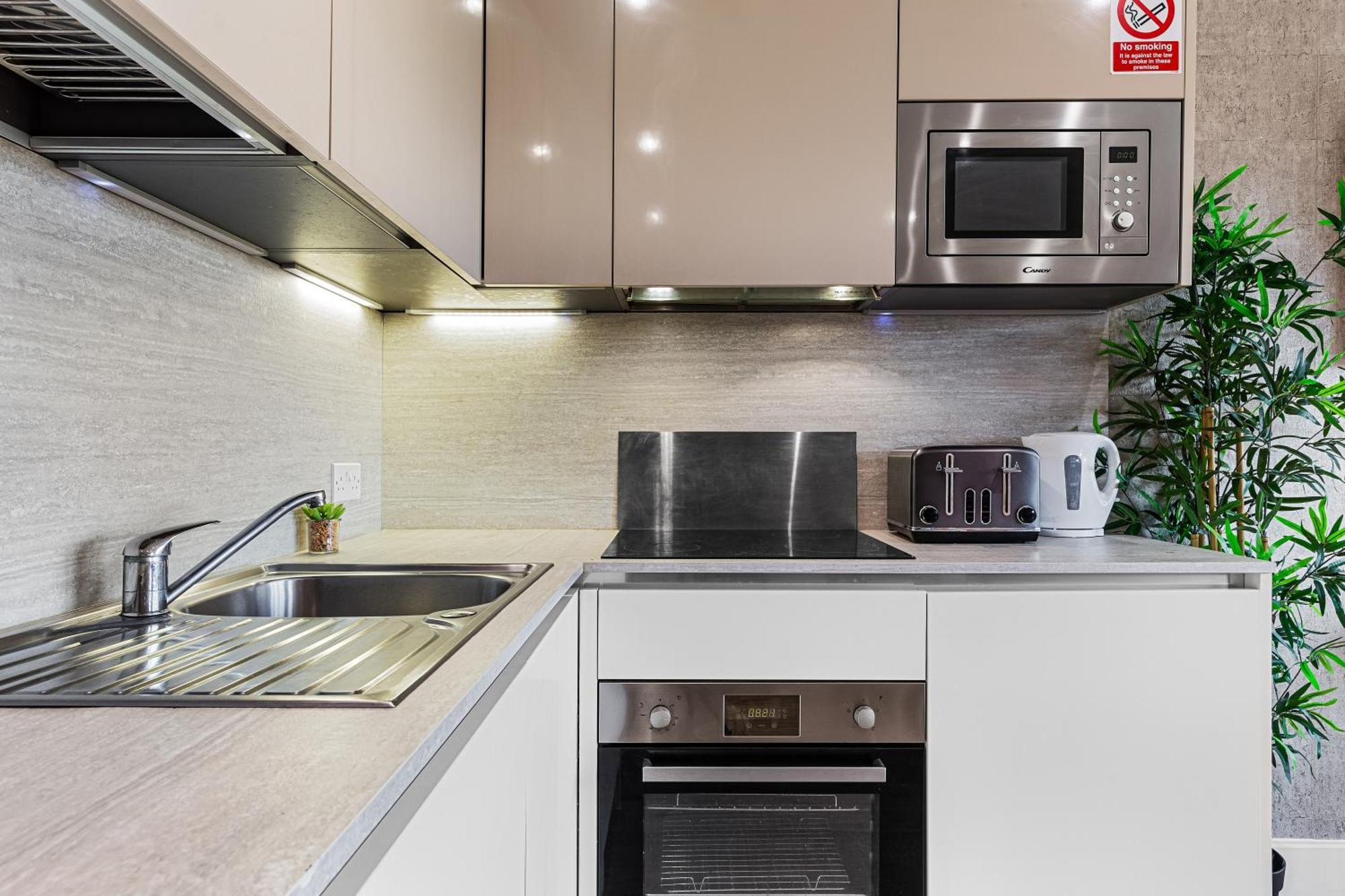 Stylish One Bedroom Flat - Sleeps 5 - Near Heathrow - Ub3 Apartment *