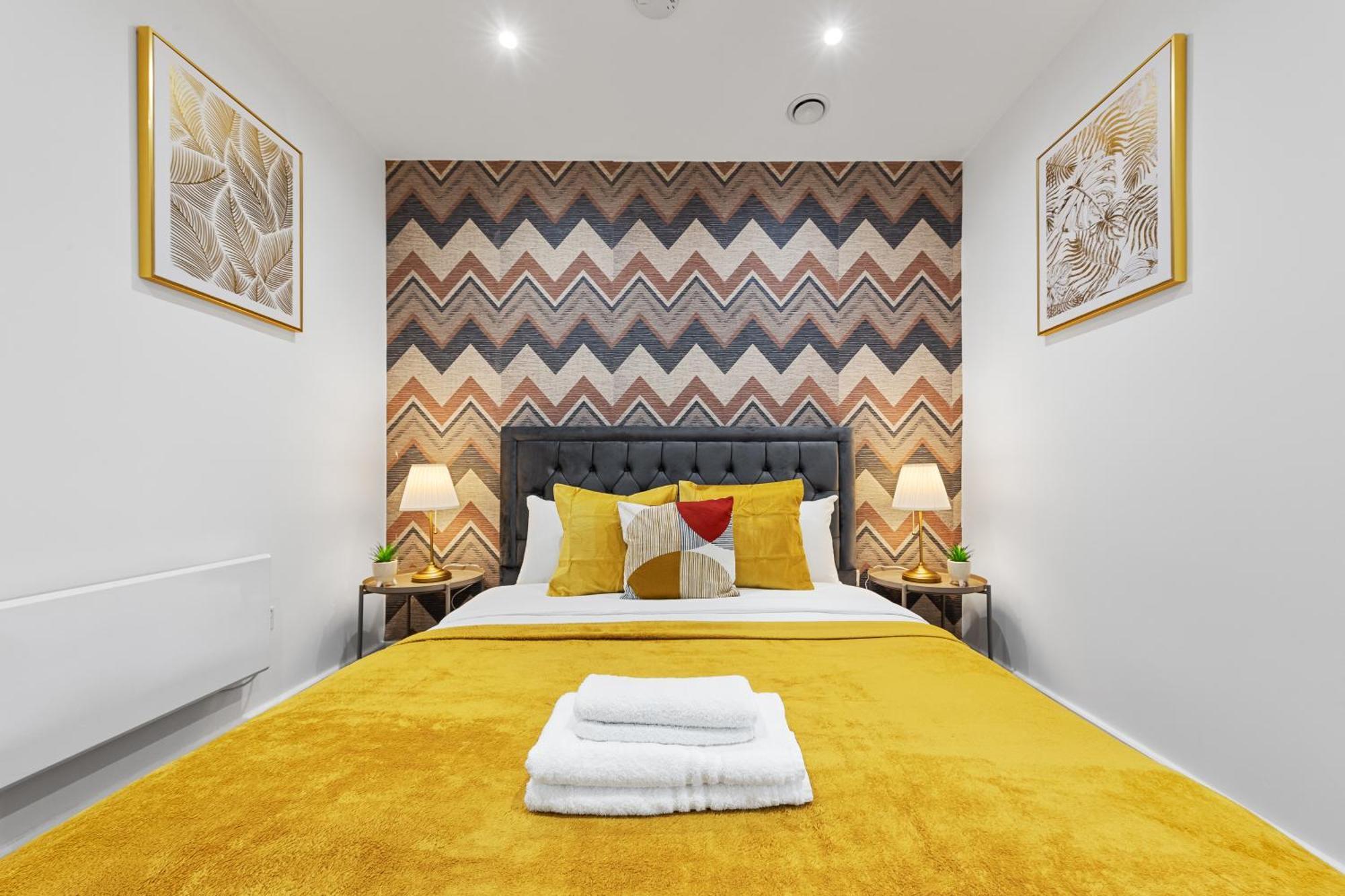 Stylish One Bedroom Flat - Sleeps 5 - Near Heathrow - Ub3 *