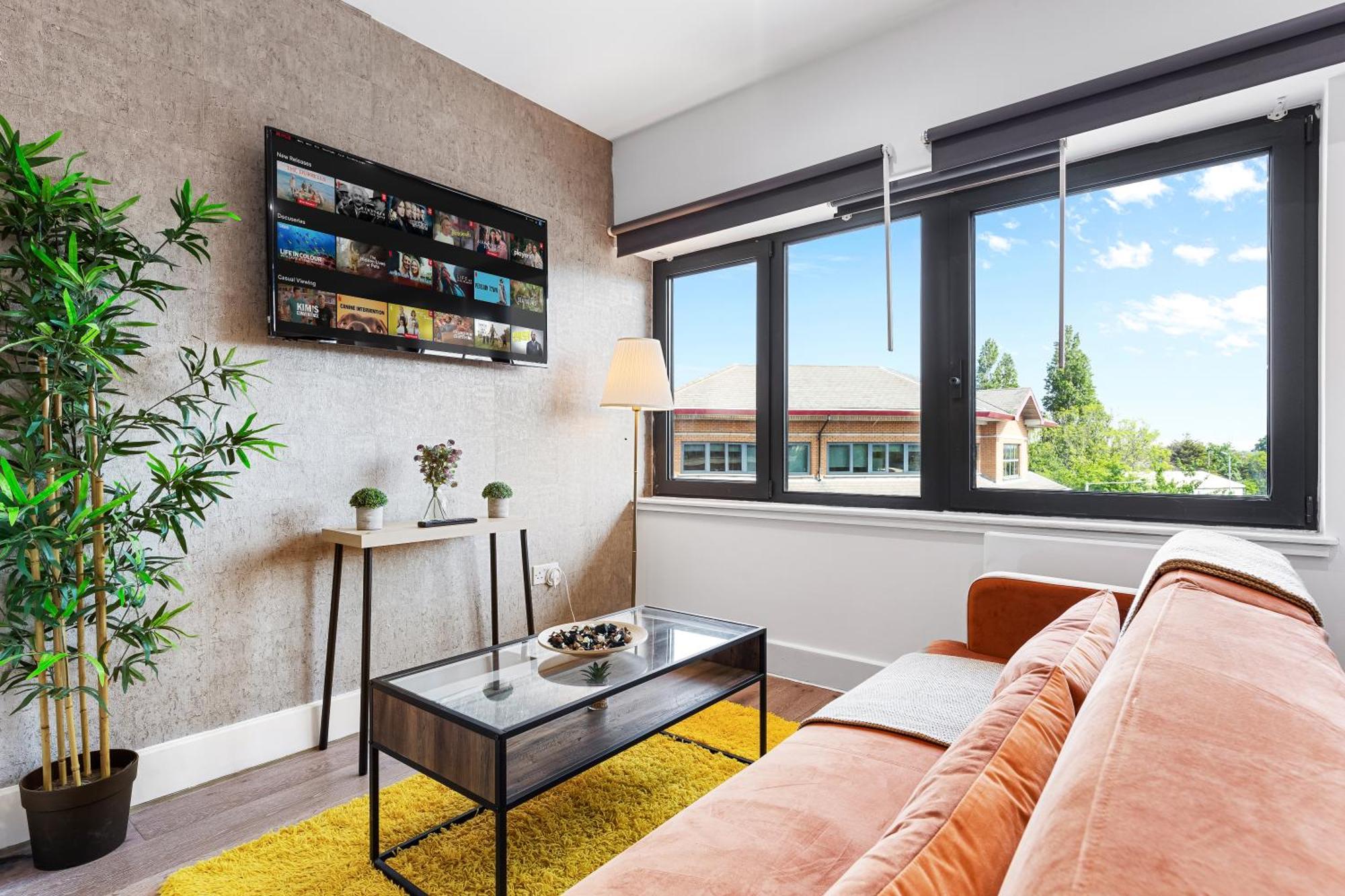 Stylish One Bedroom Flat - Sleeps 5 - Near Heathrow - Ub3 Apartment *