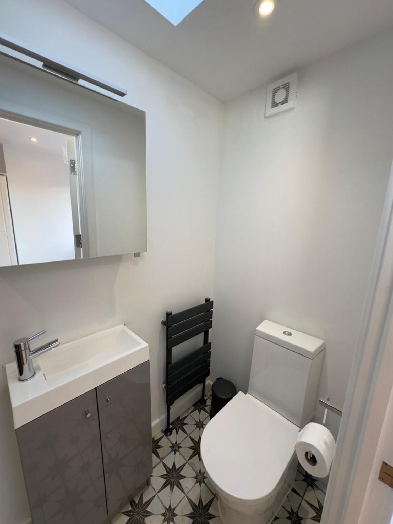 2-bed, 2-bathroom Split Level Flat In Hackney With 2 Balconies London