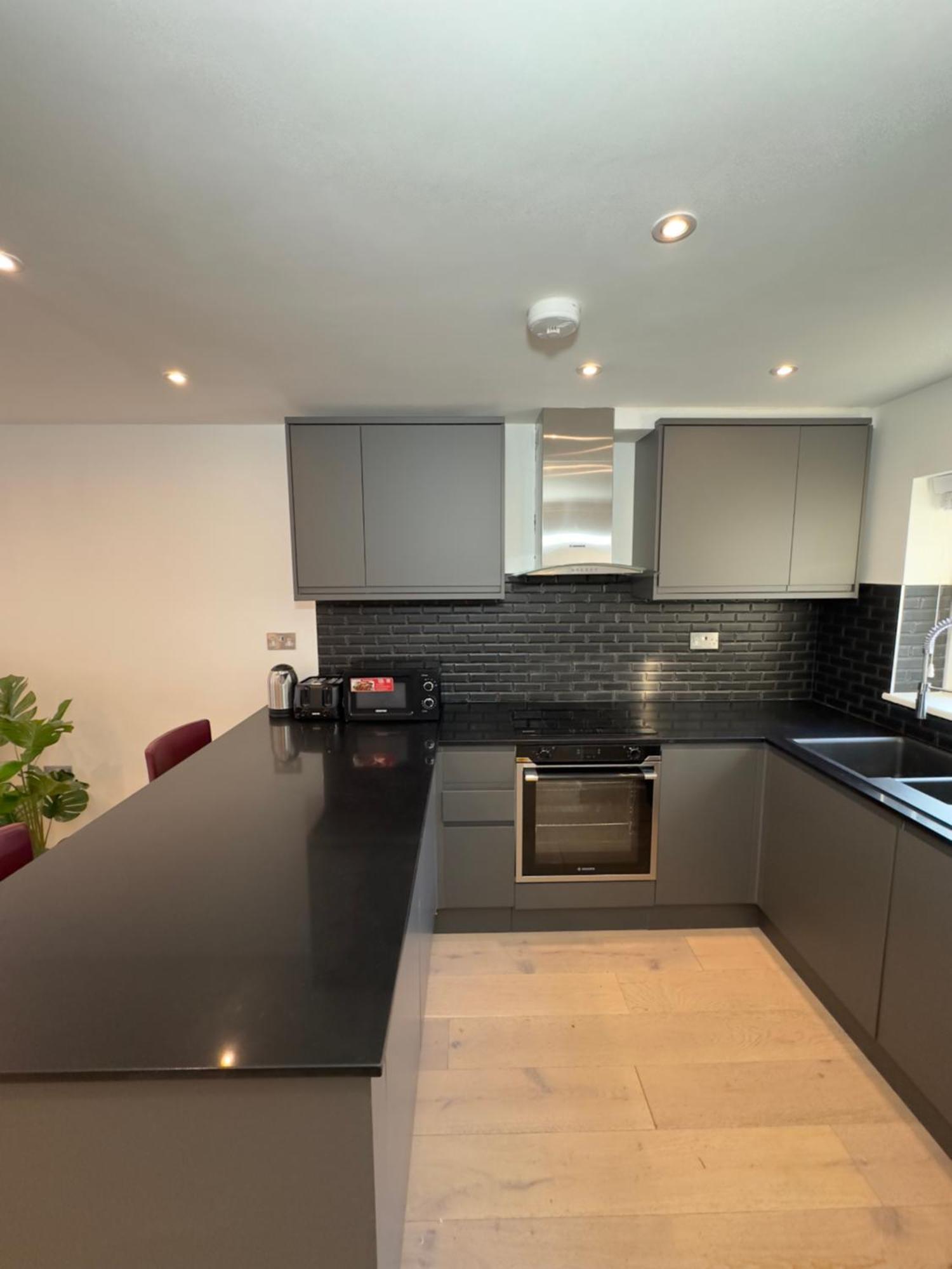 2-bed, 2-bathroom Split Level Flat In Hackney With 2 Balconies Apartment *