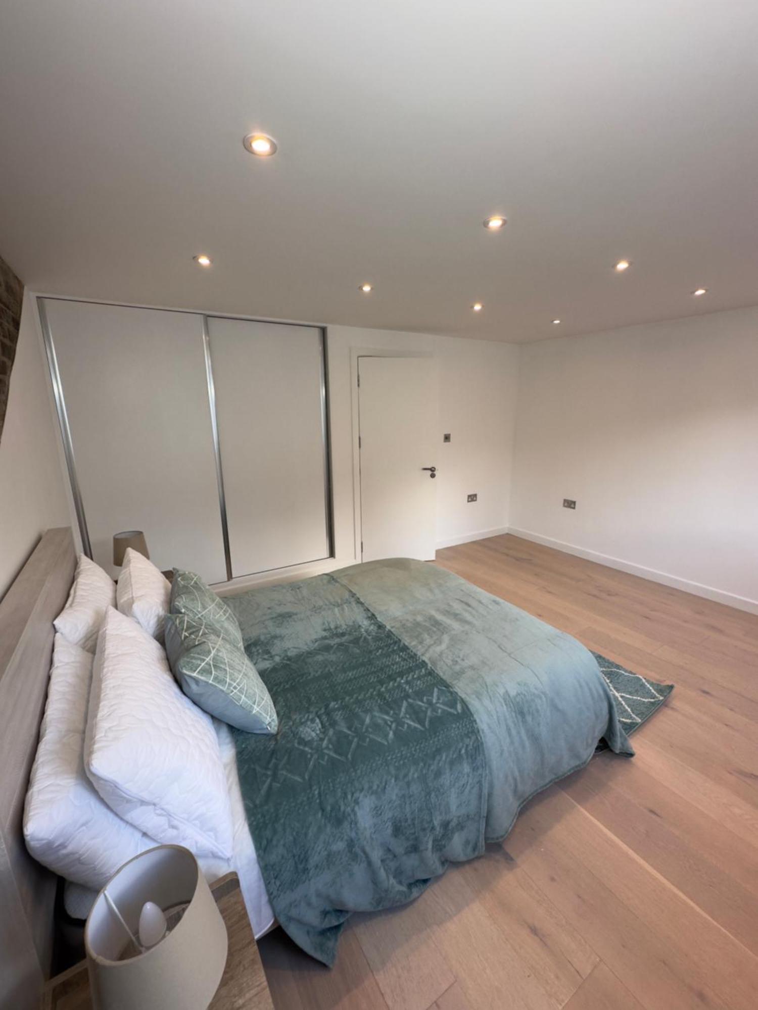 Apartment 2-bed, 2-bathroom Split Level Flat In Hackney With 2 Balconies London