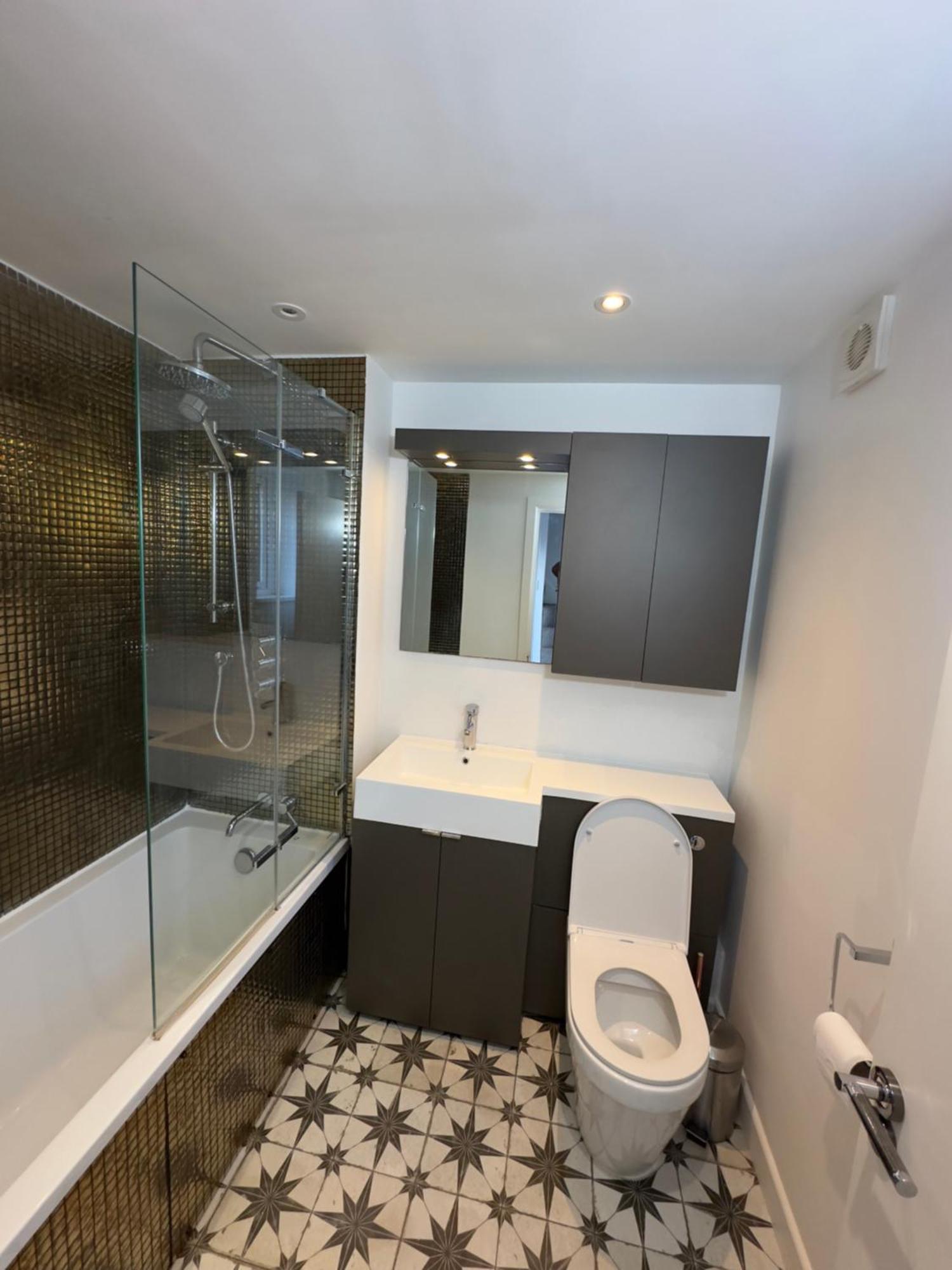 2-bed, 2-bathroom Split Level Flat In Hackney With 2 Balconies London