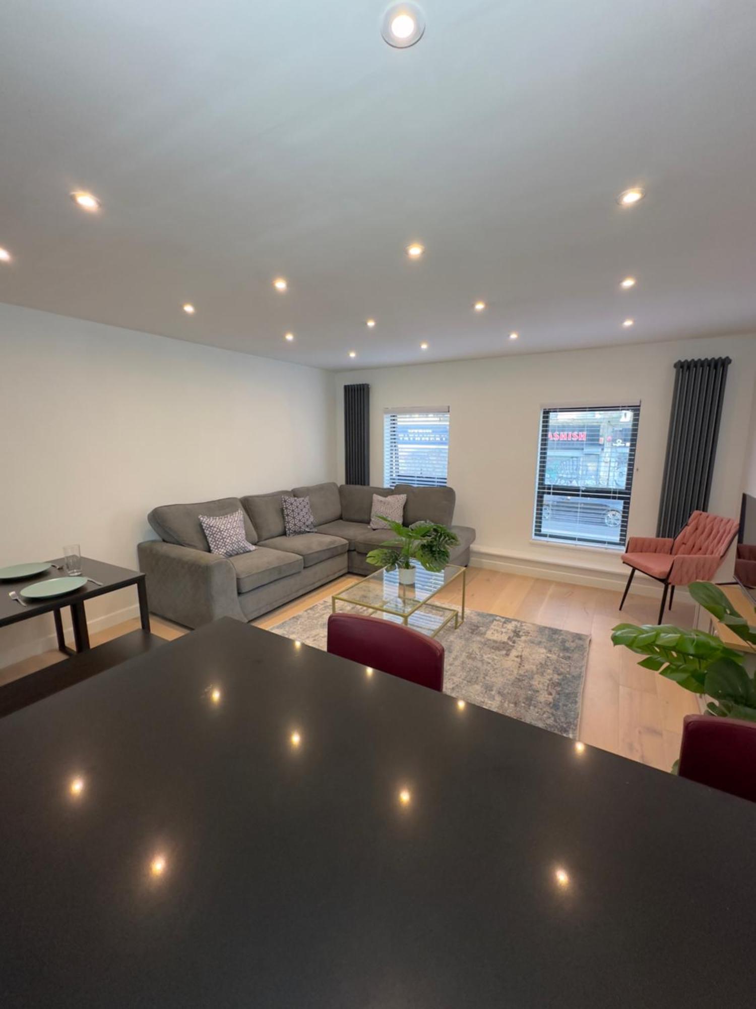2-bed, 2-bathroom Split Level Flat In Hackney With 2 Balconies Apartment