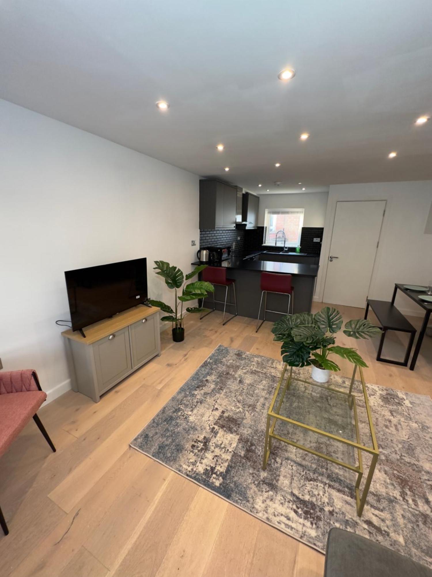 Apartment 2-bed, 2-bathroom Split Level Flat In Hackney With 2 Balconies