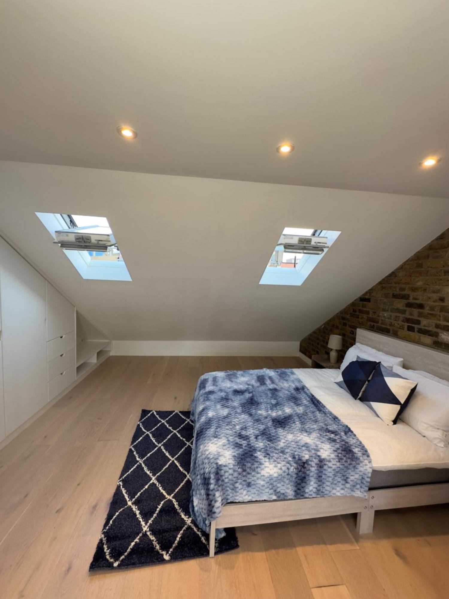 2-bed, 2-bathroom Split Level Flat In Hackney With 2 Balconies Apartment London