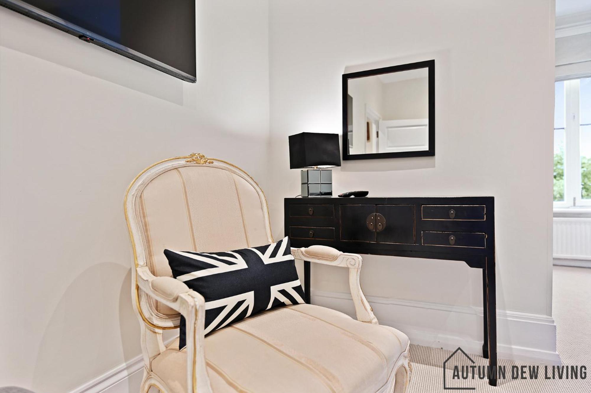 Apartment Beautiful 2 King Size Beds 2 Bath- Sleeps 5 In Earls Court