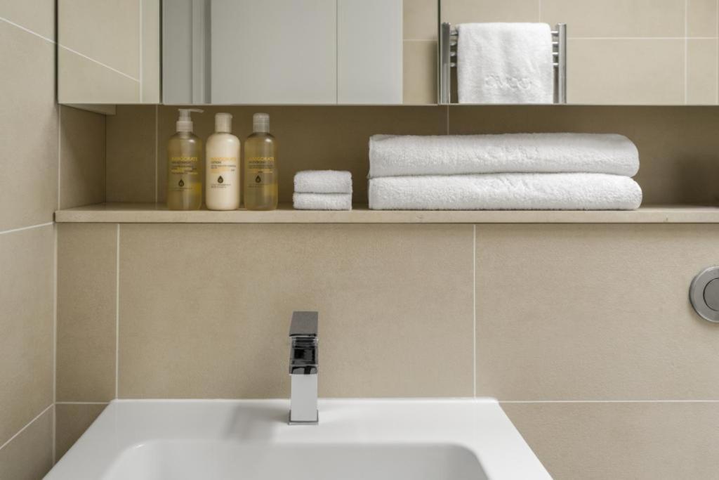 High Spec Award Winning Marlyebone Aprt - Sleeps 6 London