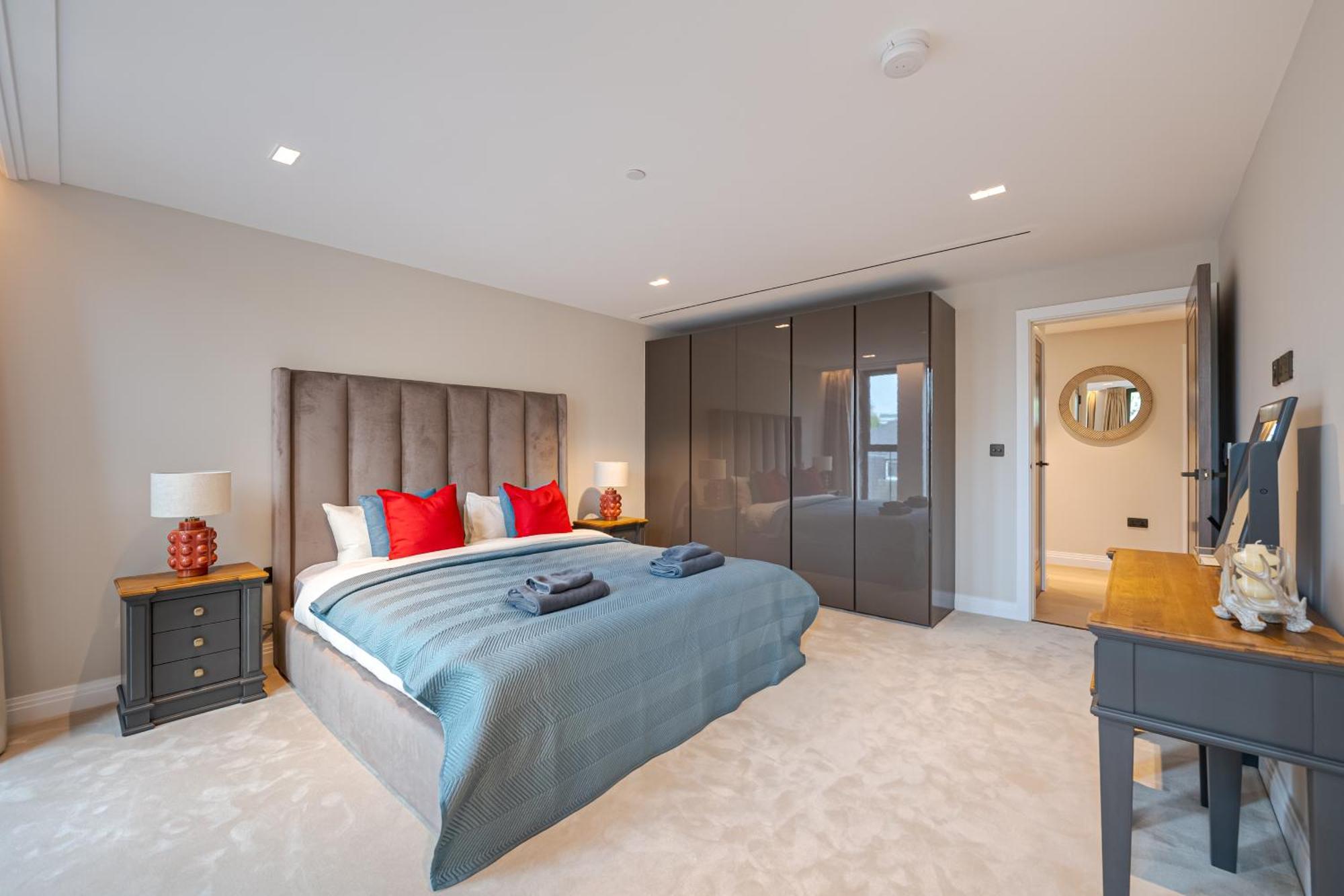 Arcadia Residences - Luxury In Kensington Apartment