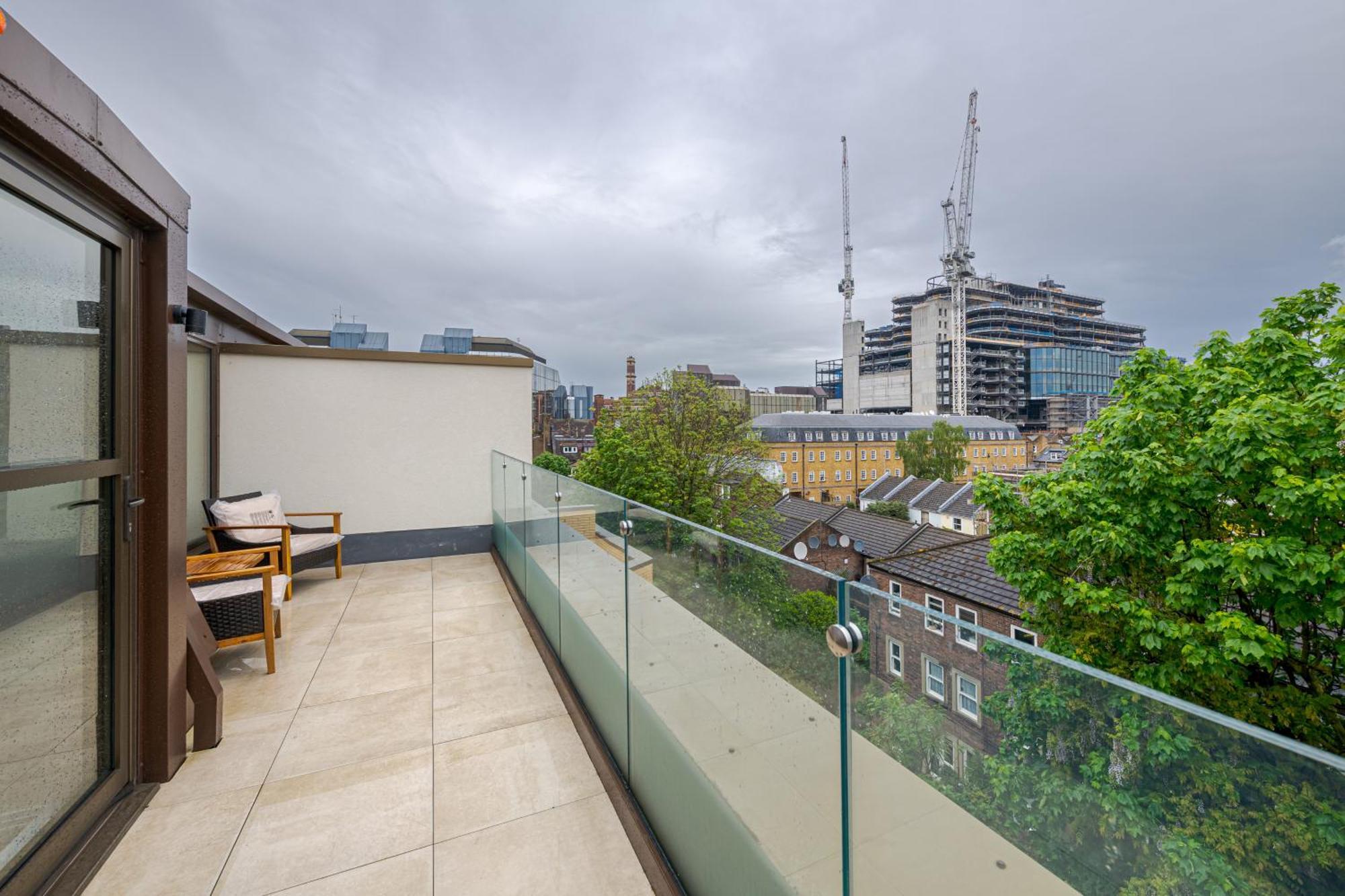 Arcadia Residences - Luxury In Kensington Apartment *