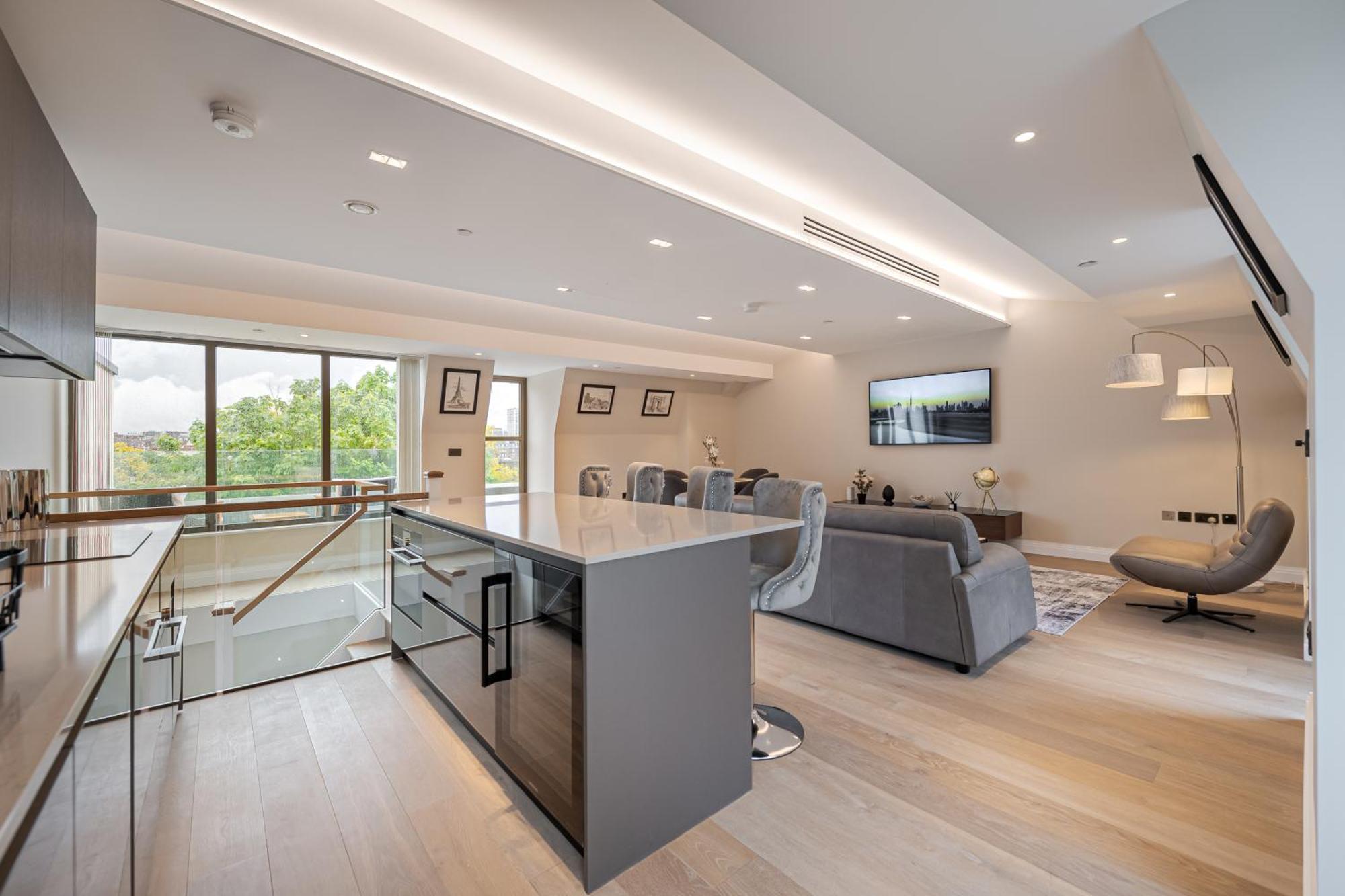 Arcadia Residences - Luxury In Kensington Apartment