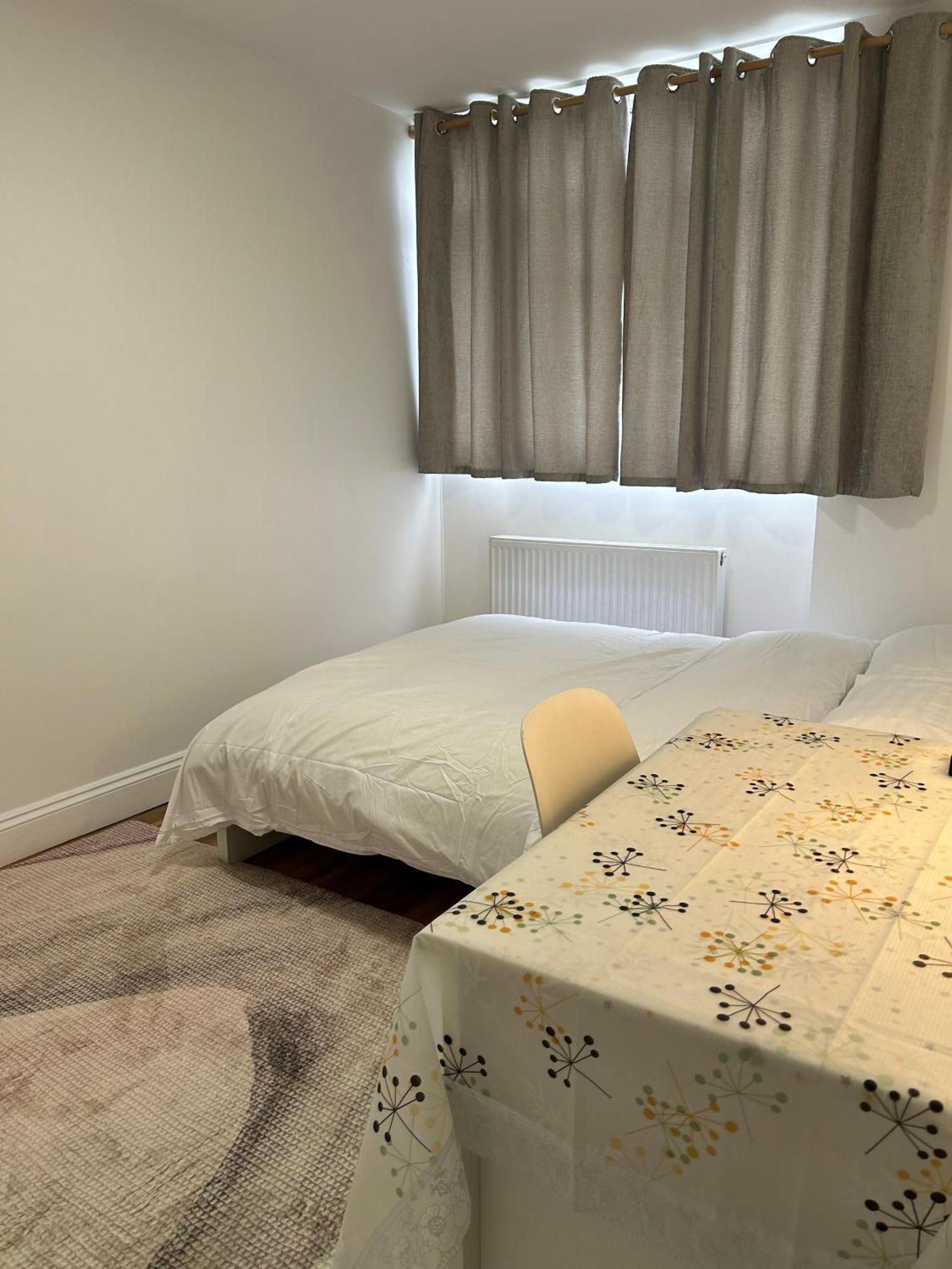 Guest house Stepney London