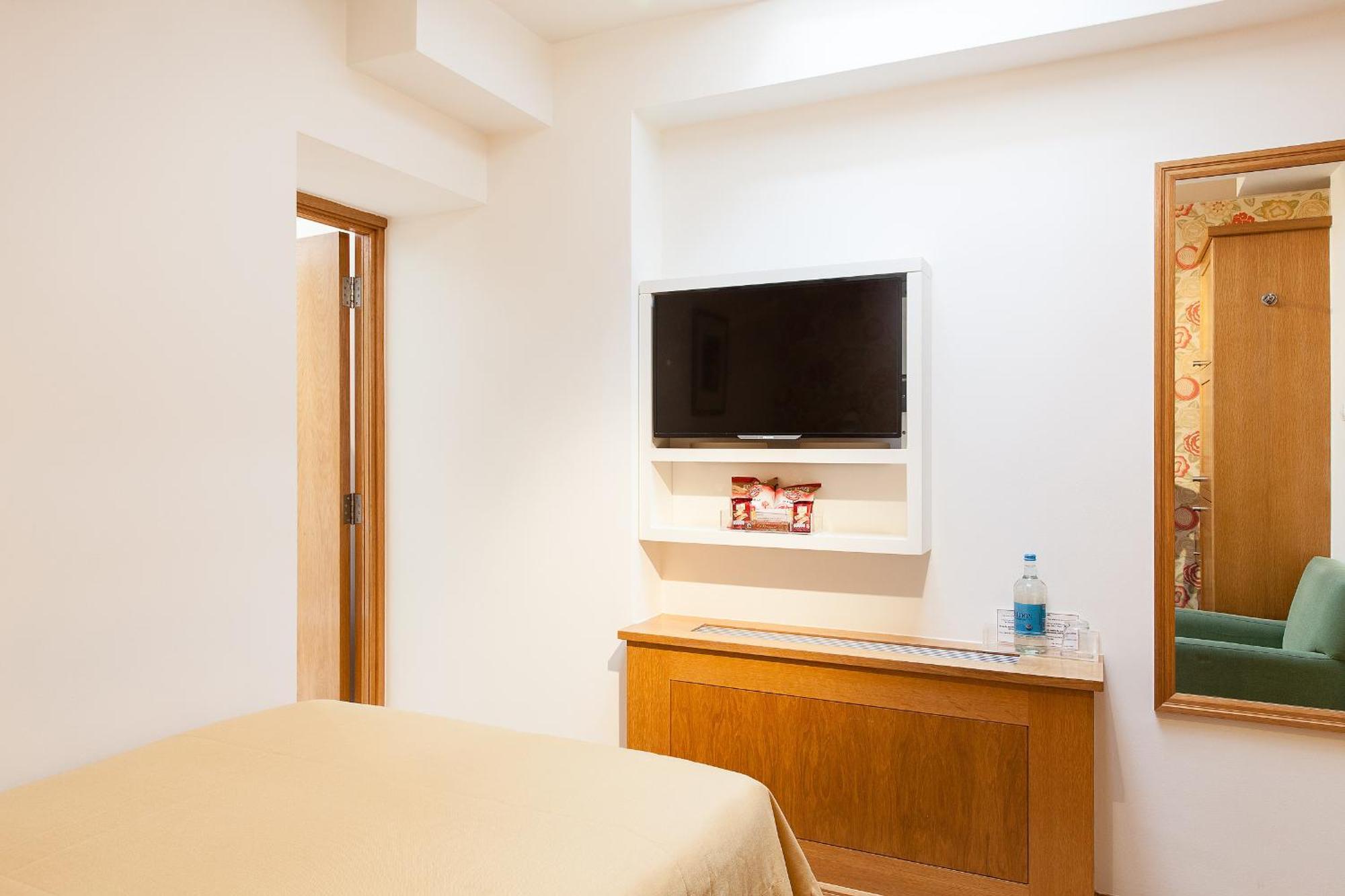 The Rockwell 4*