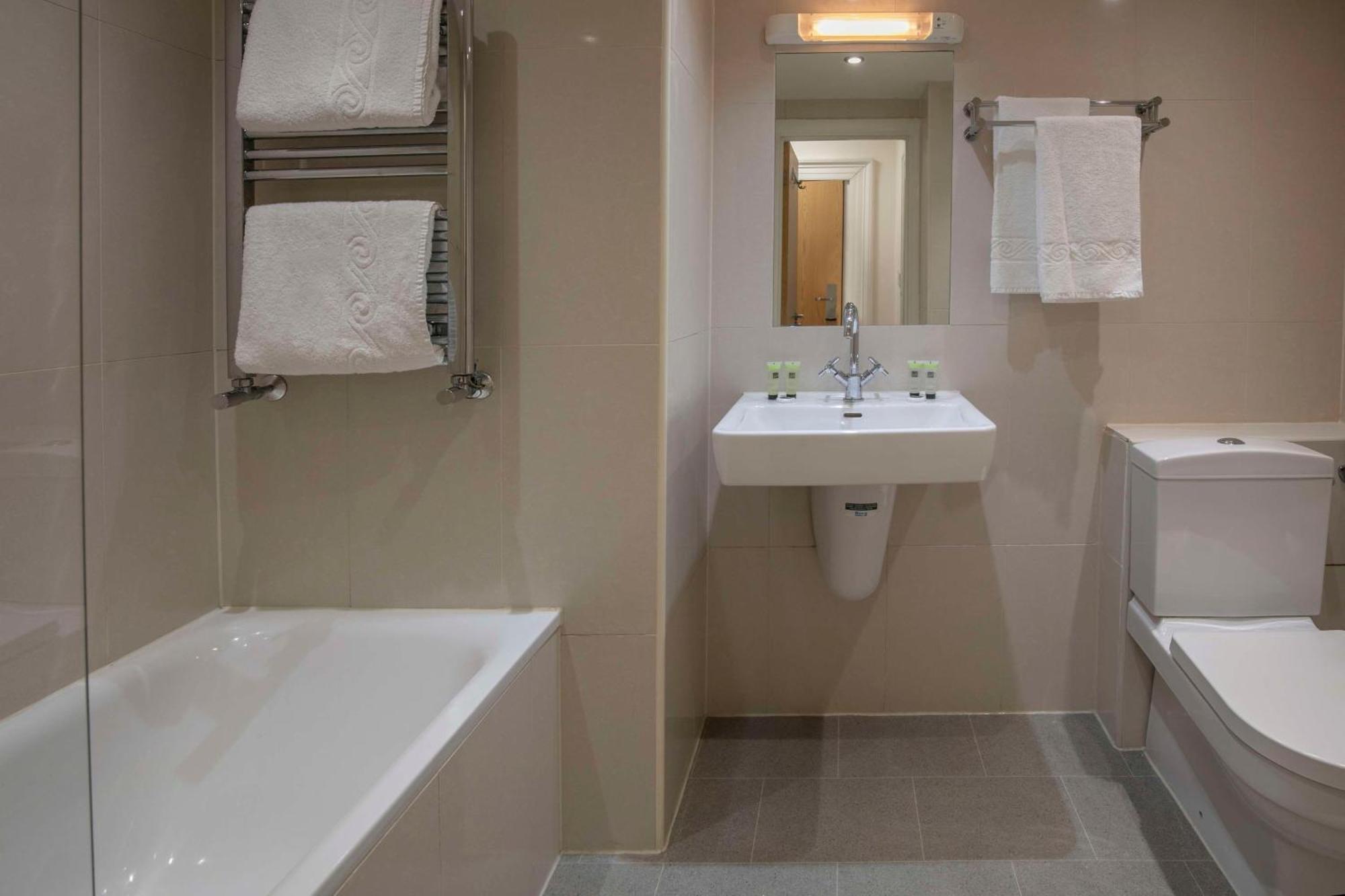 Queensway Hotel, Sure Collection By Western 3* Londen