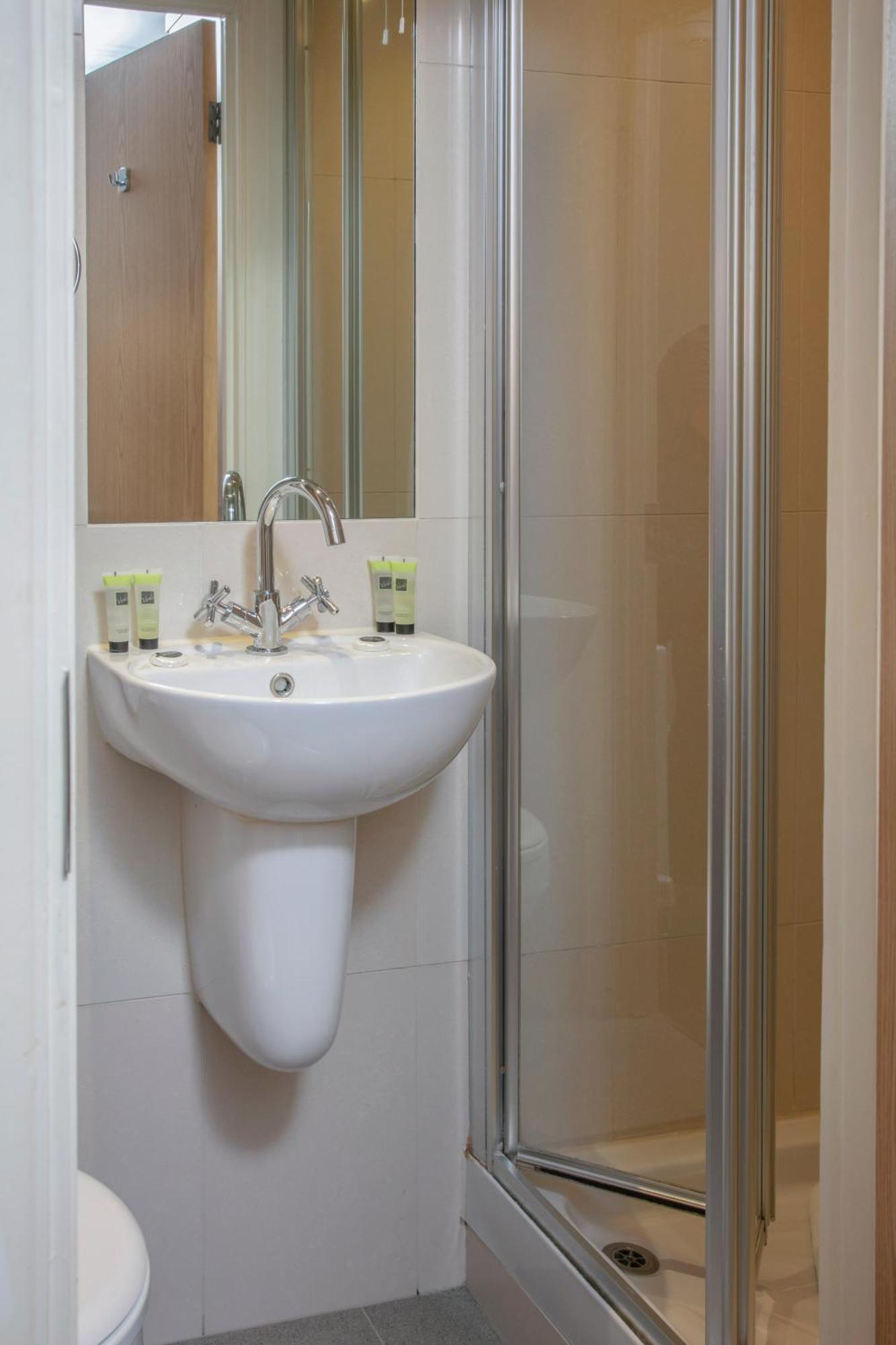 Queensway Hotel, Sure Collection By Western 3* Londen