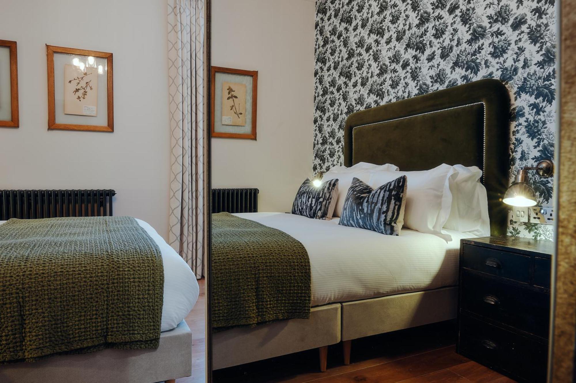 The Black Lion Pub & Boutique Herberg
