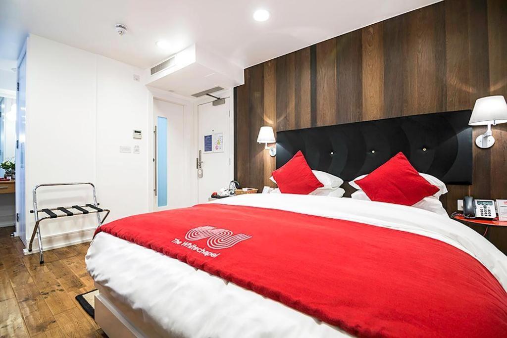 The Whitechapel 4*