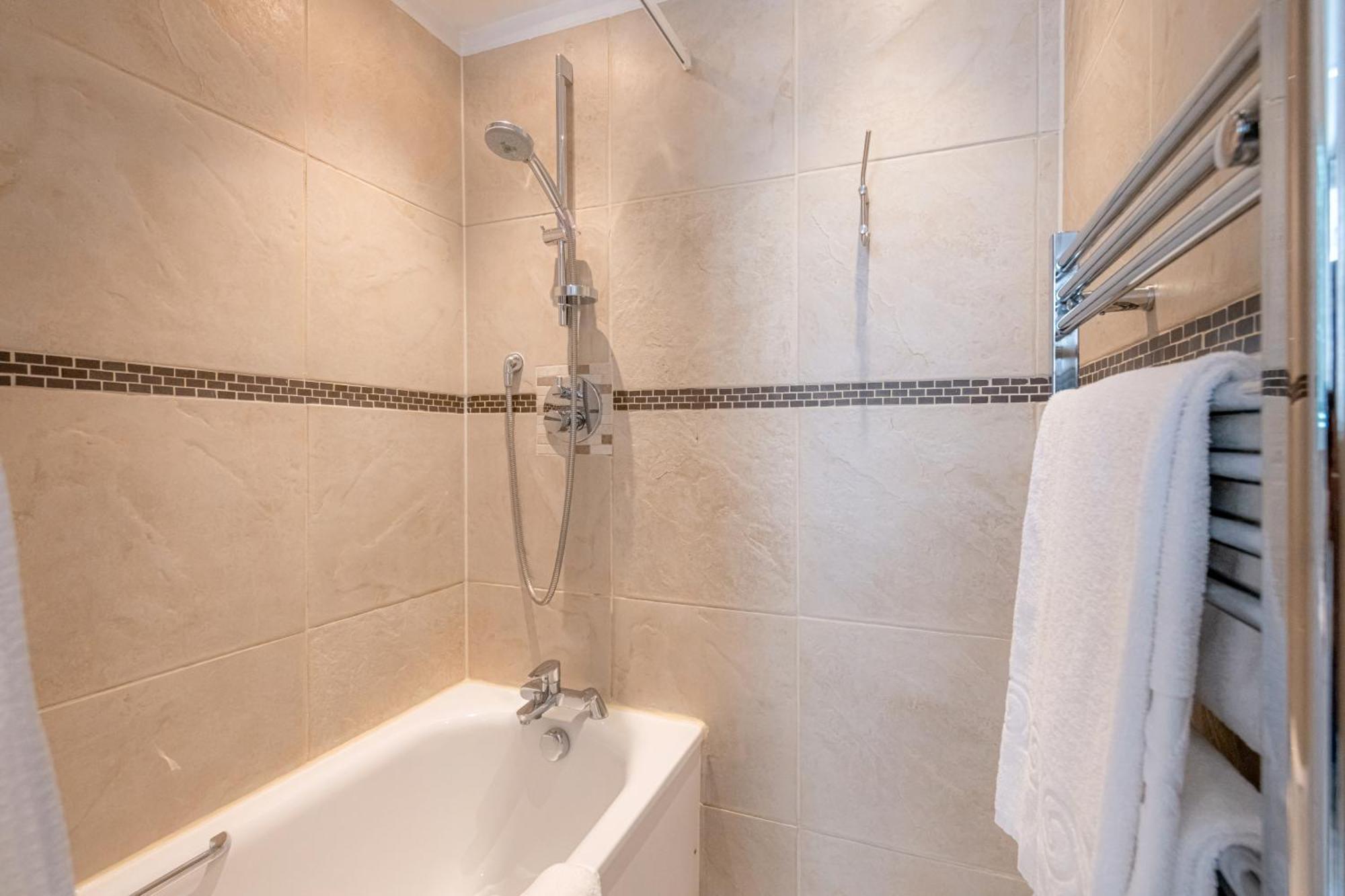 17 Hertford Street 3* London