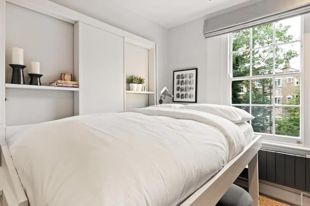 Design 1 Bed W/terrace Sleeps 3 In Camden * Londen