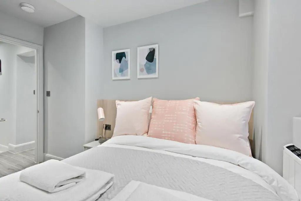 Design 1 Bed W/terrace Sleeps 3 In Camden