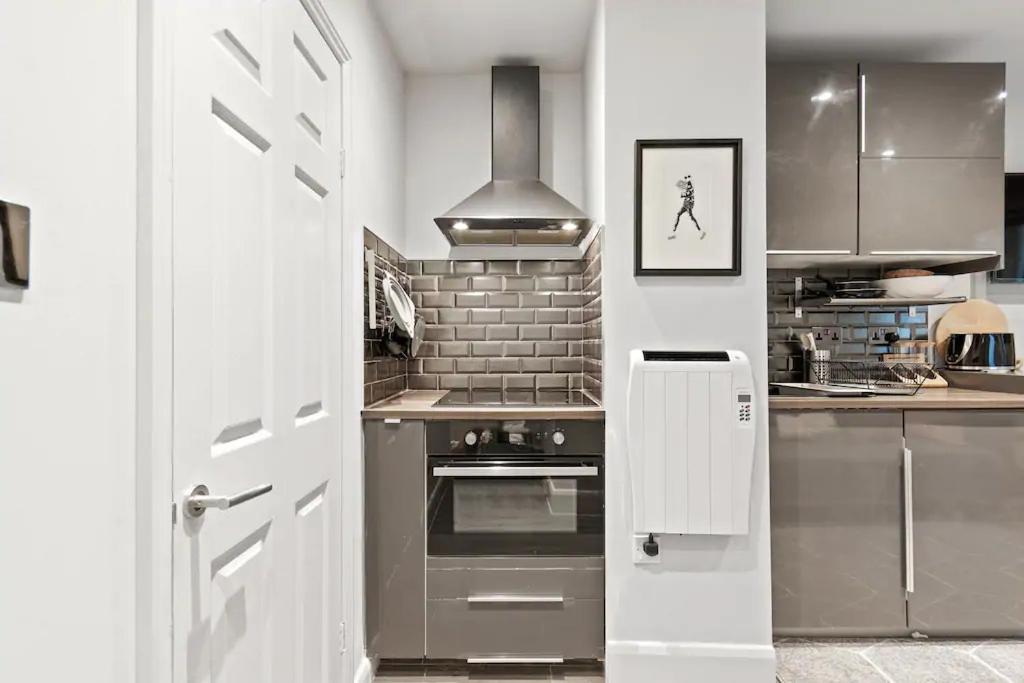 Design 1 Bed W/terrace Sleeps 3 In Camden *