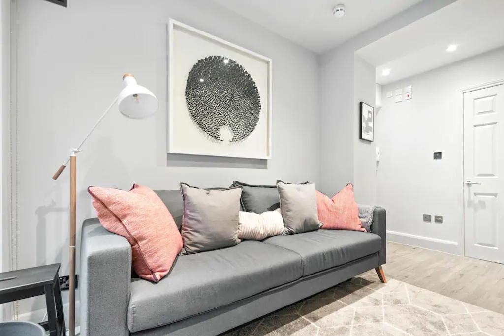 Design 1 Bed W/terrace Sleeps 3 In Camden Appartement Londen