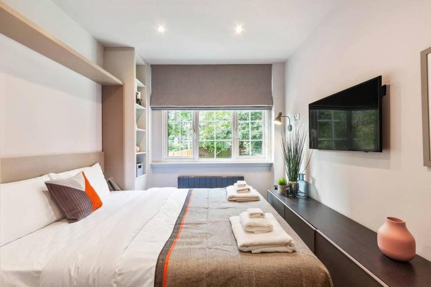 Design 1 Bed W/terrace Sleeps 3 In Camden *