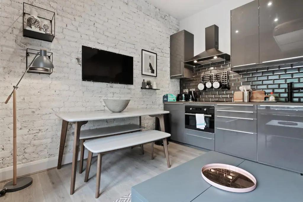 Design 1 Bed W/terrace Sleeps 3 In Camden