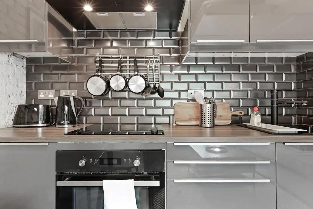 Design 1 Bed W/terrace Sleeps 3 In Camden Appartement Londen