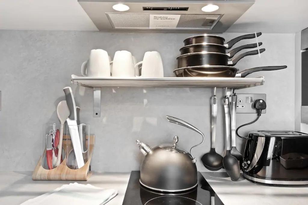 Design 1 Bed W/terrace Sleeps 3 In Camden Londen