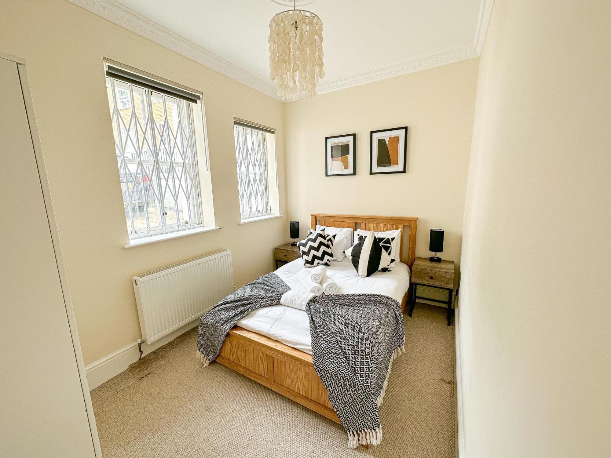 Luxury 3bedroom In Thames-side Living Apartment London