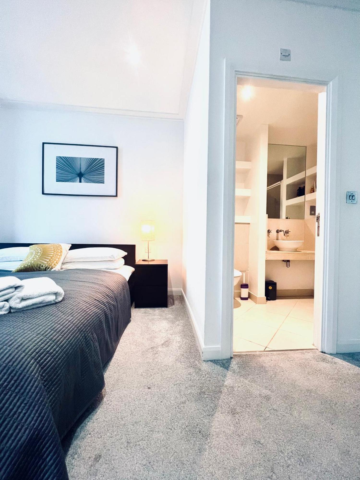 Apartment 2 Bedroom Discovery Dock