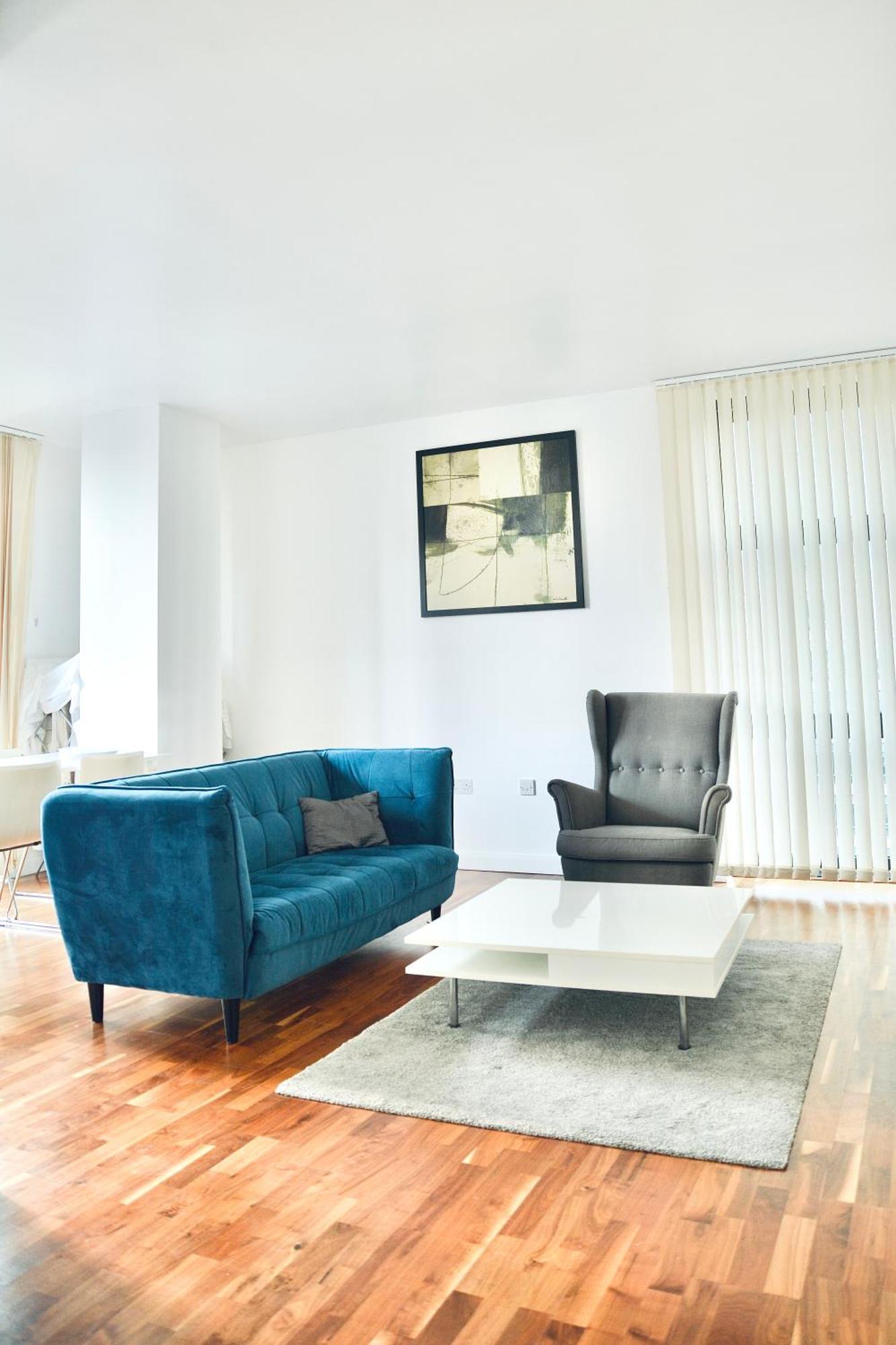 2 Bedroom Discovery Dock Apartment *