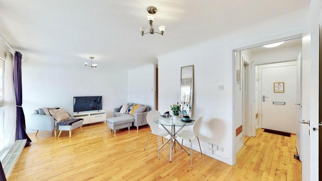 85 Tivoli Court, Rotherhithe Street, London, Se16 5ud Apartment