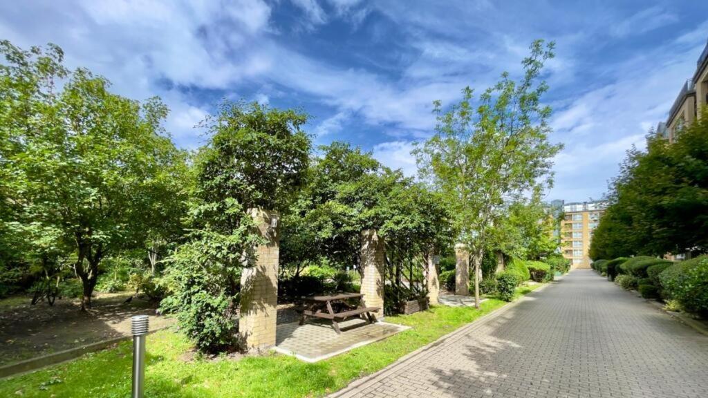 Apartment 85 Tivoli Court, Rotherhithe Street, London, Se16 5ud London