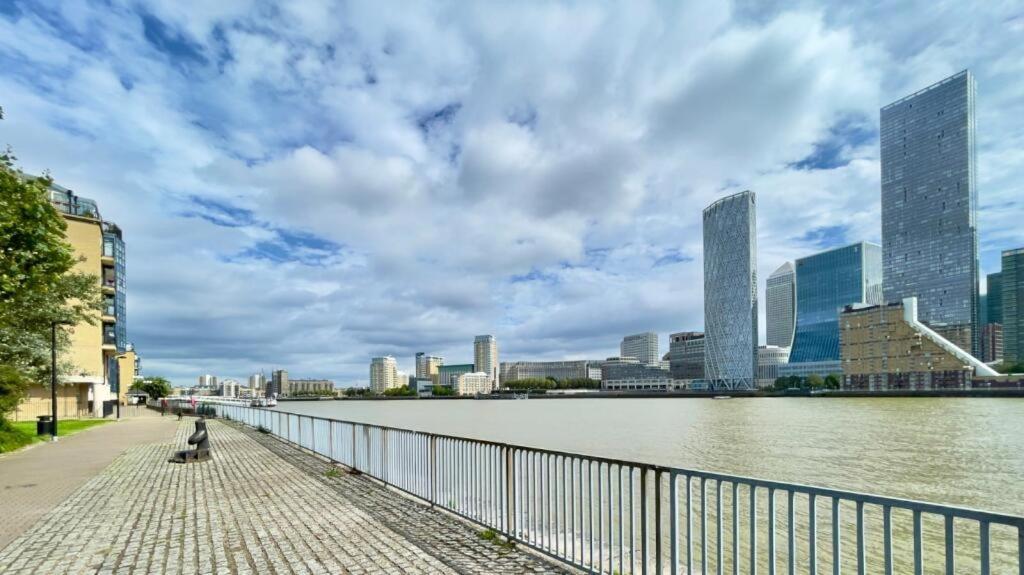 Apartment 85 Tivoli Court, Rotherhithe Street, London, Se16 5ud *