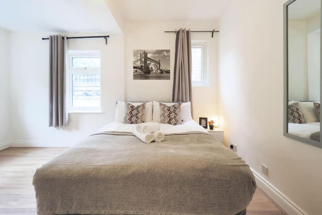 2 Bed Flat In Heart Of Kilburn With Full Kitchen Apartamento Londres