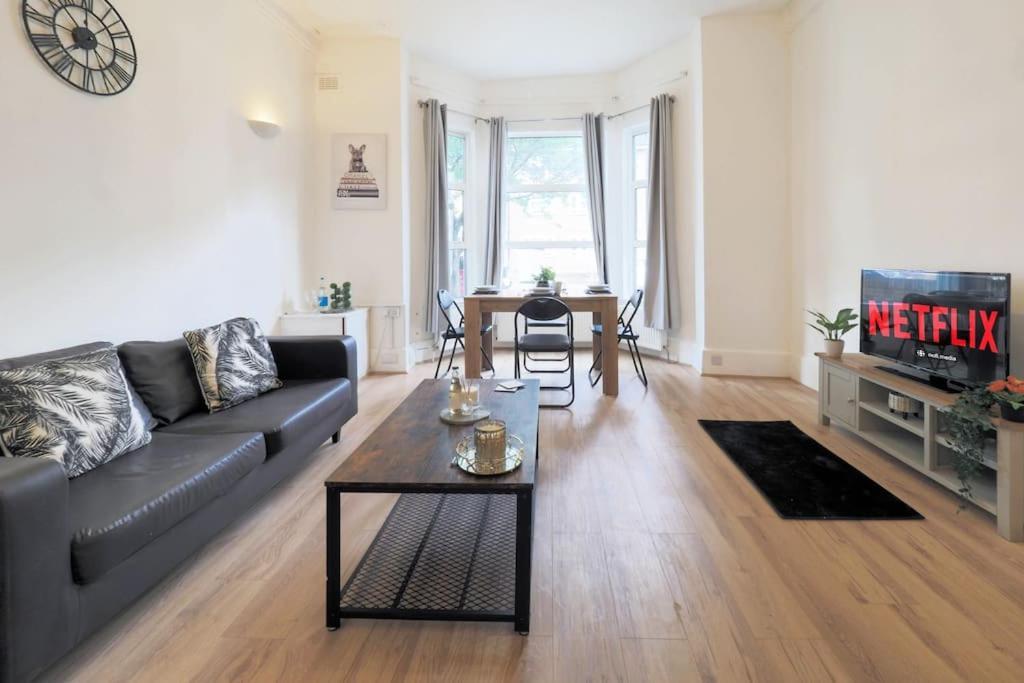2 Bed Flat In Heart Of Kilburn With Full Kitchen Apartamento *