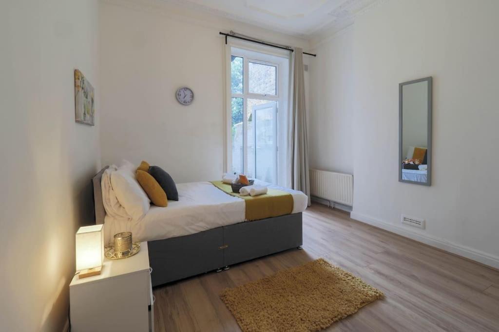 2 Bed Flat In Heart Of Kilburn With Full Kitchen Apartamento Londres