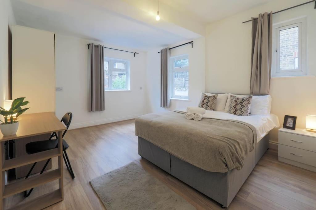 Apartamento 2 Bed Flat In Heart Of Kilburn With Full Kitchen Londres