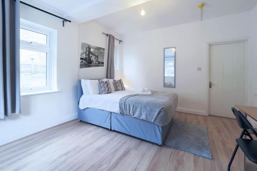 2 Bed Flat In Heart Of Kilburn With Full Kitchen Apartamento Londres