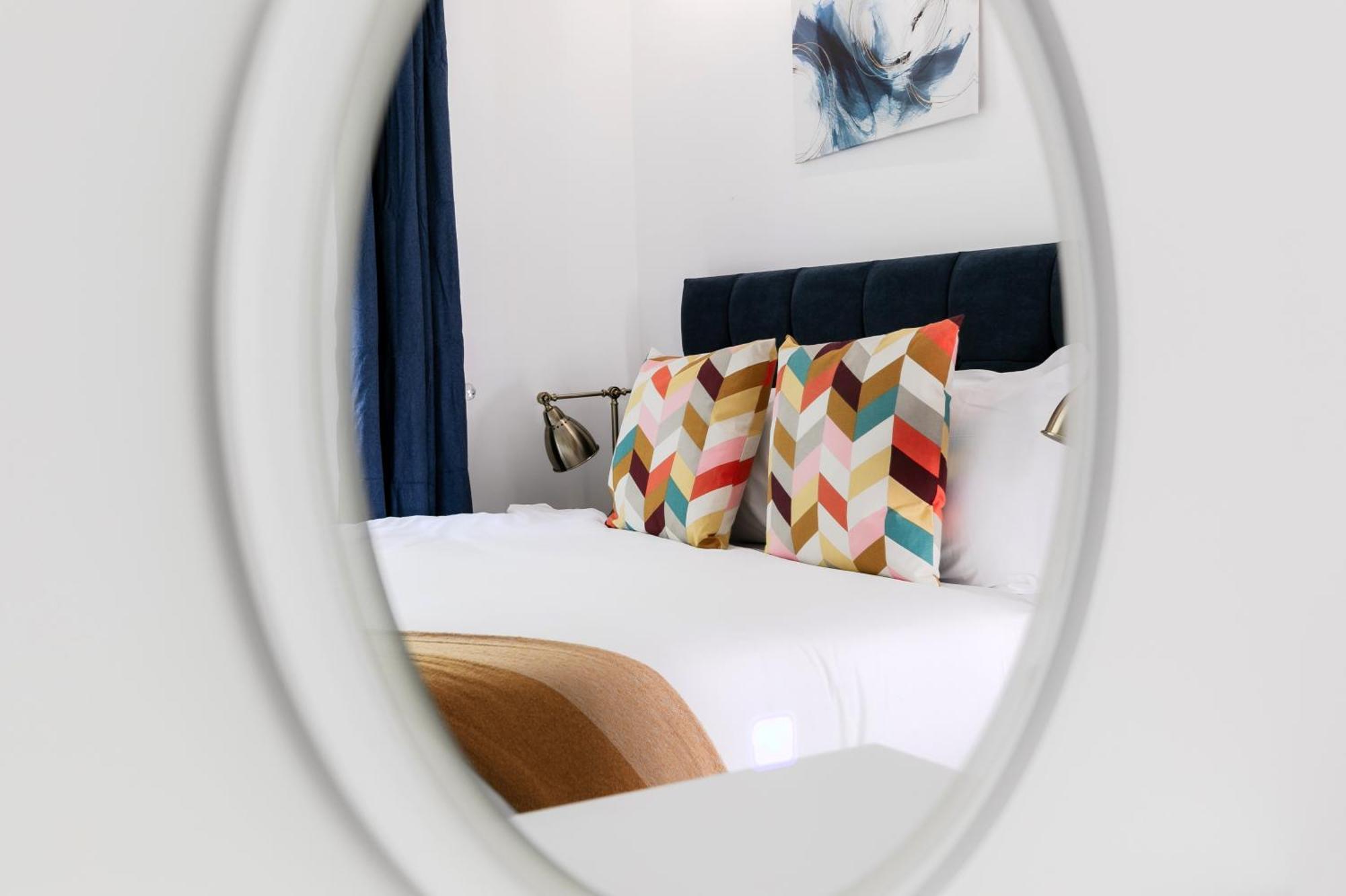 Comfortable Near Harrods Apartment
