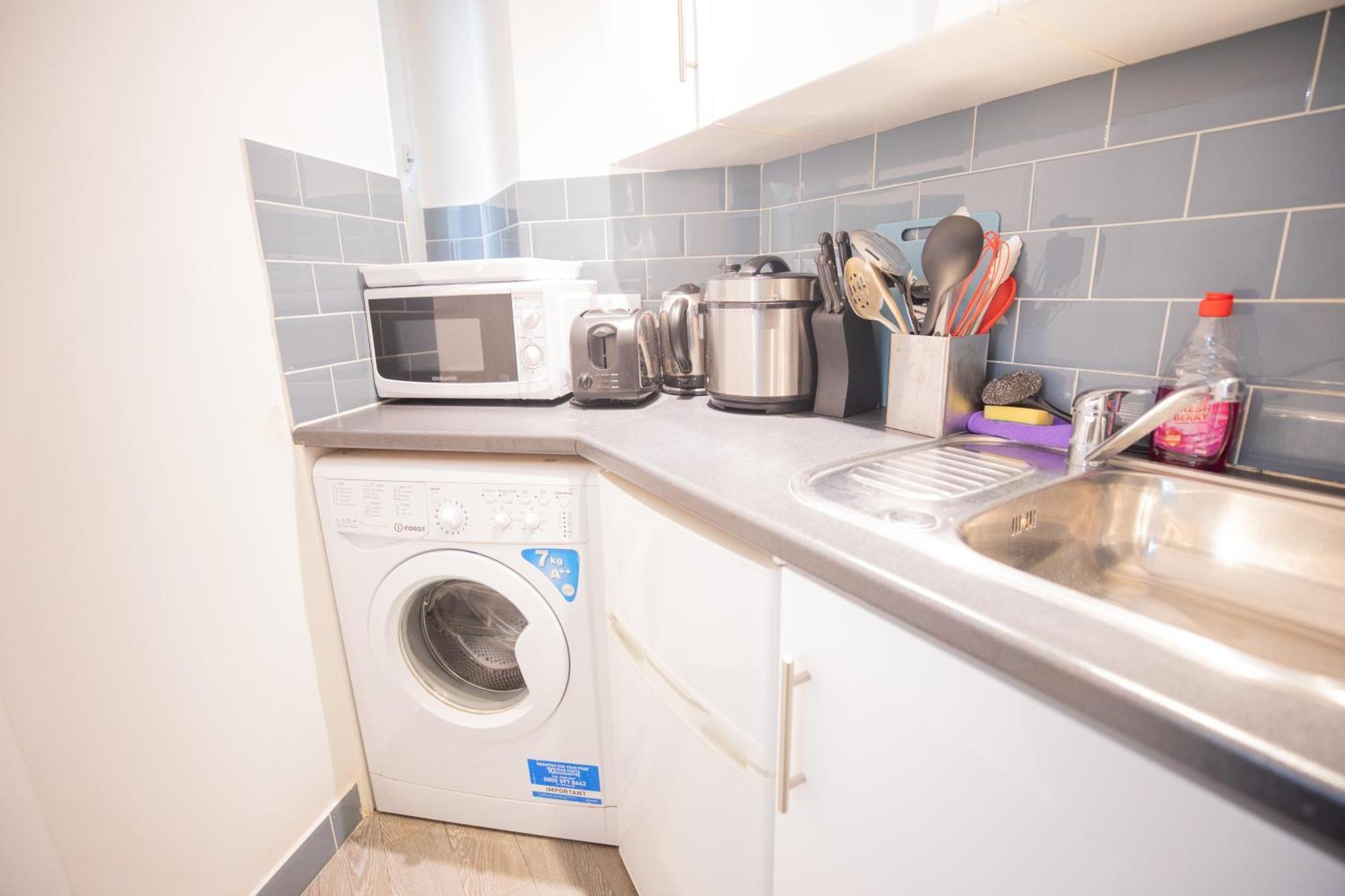 One Bedroom At Chelsea Cloister Apartment *