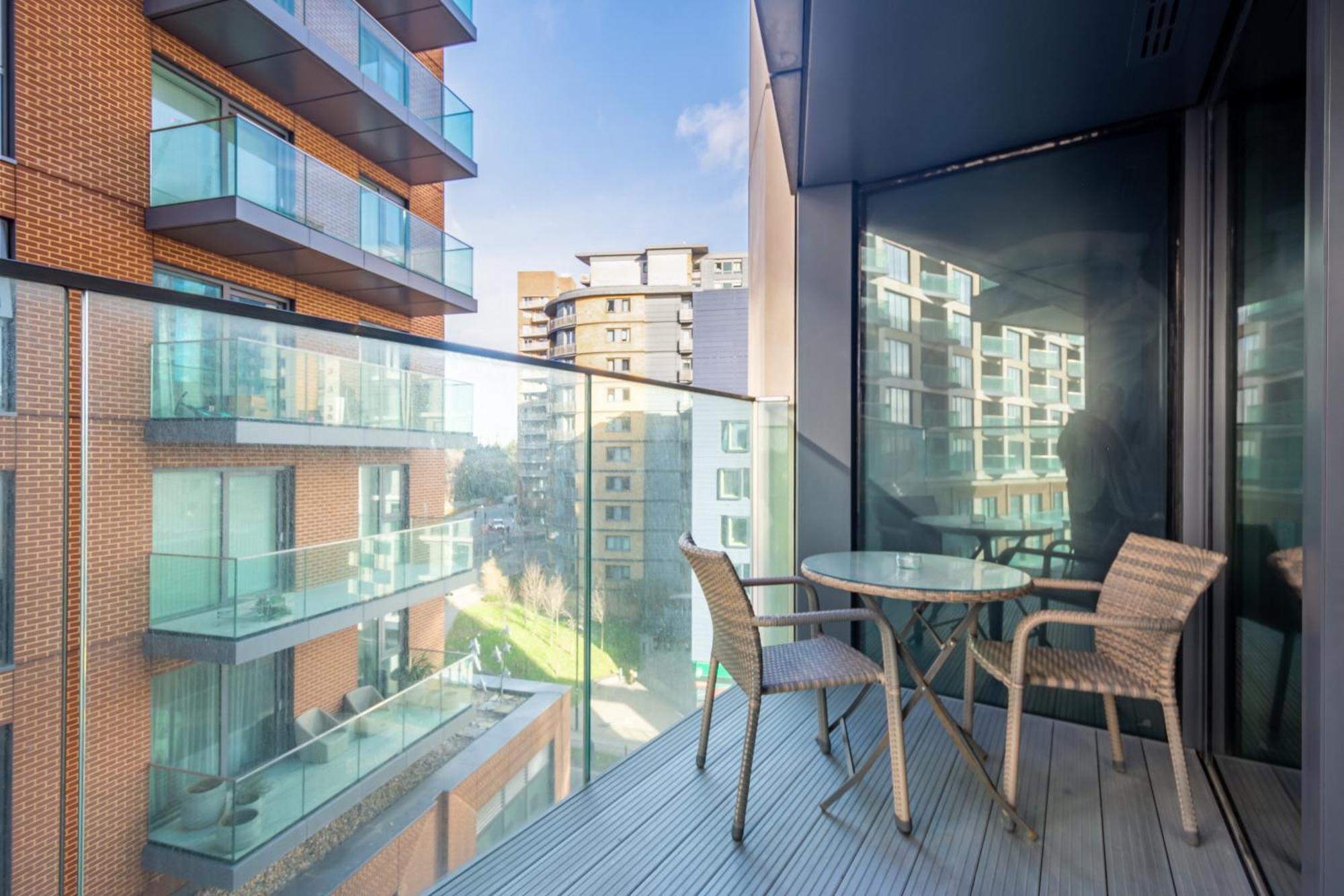 Apartment Mysquare Modern One & Two Bedrooms Flat In North Acton Close To Ealing