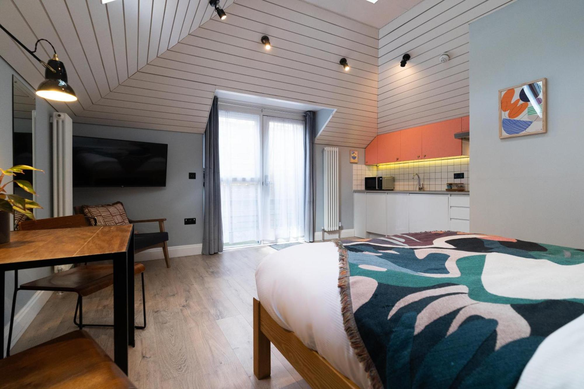 Room2 Hammersmith Townhouse London