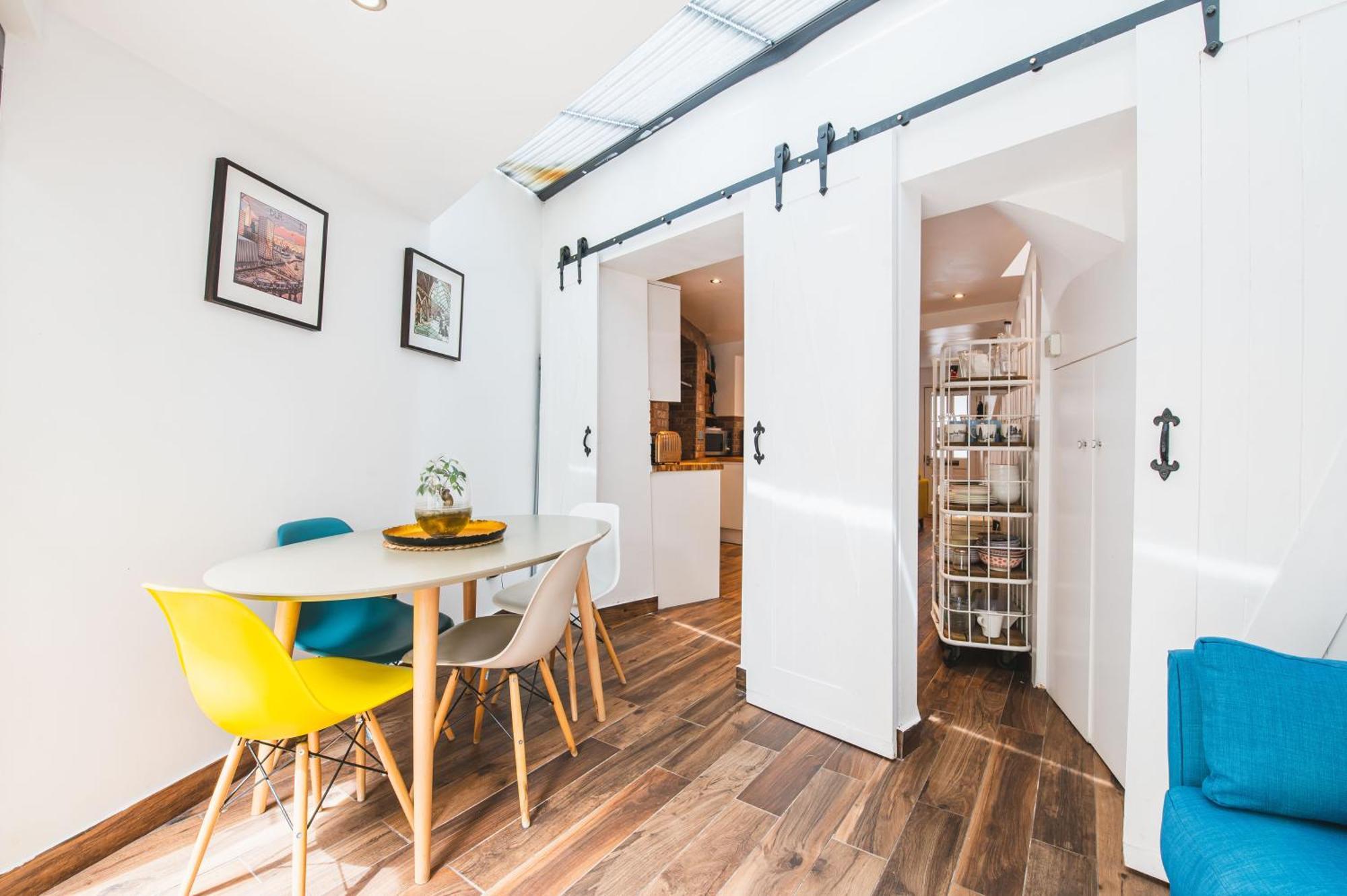 Pass The Keys - Modern & Stylish Garden In Islington Londen