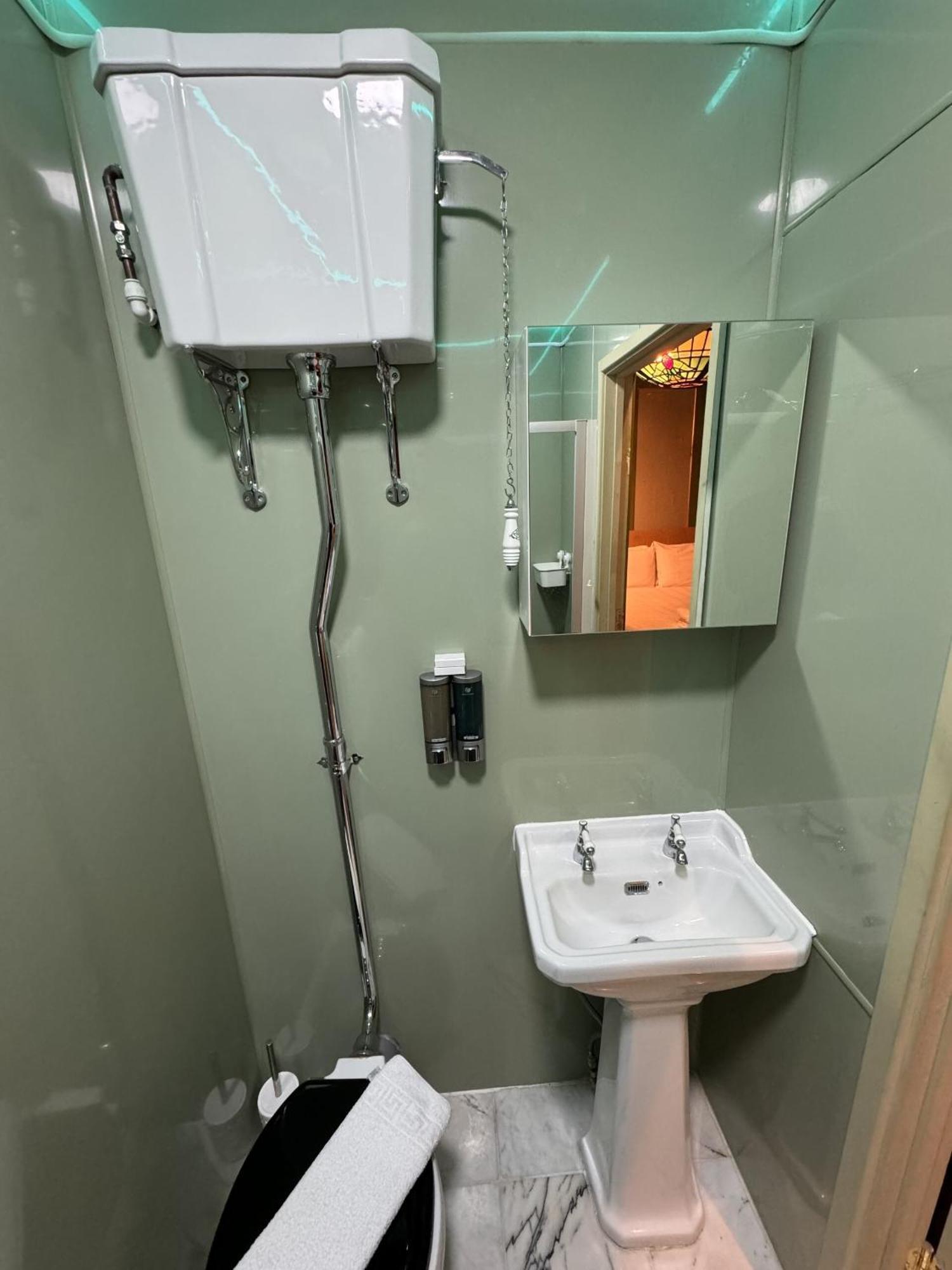 Widegate Residential Apartment *
