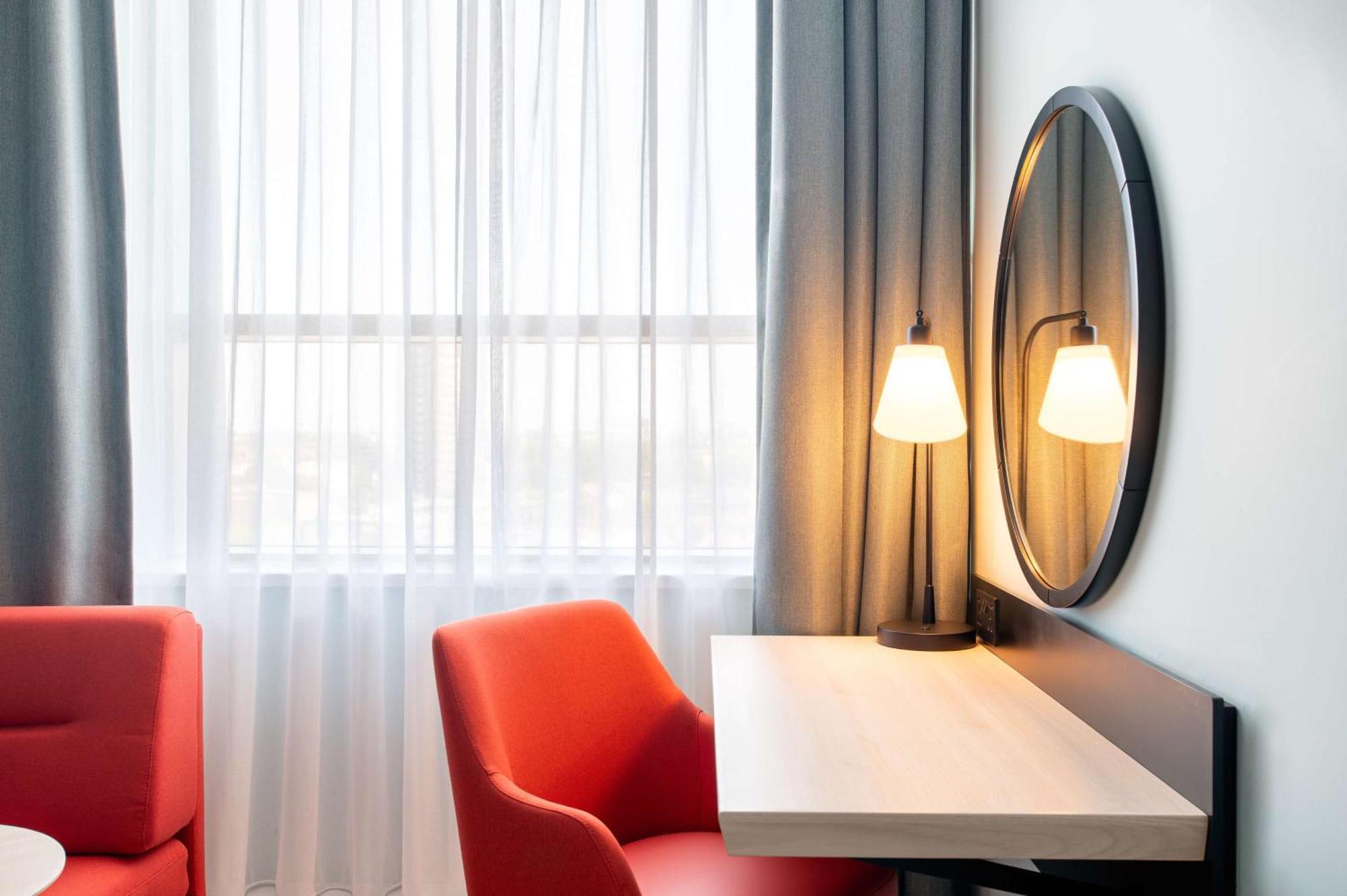 Hyatt Place East 4*
