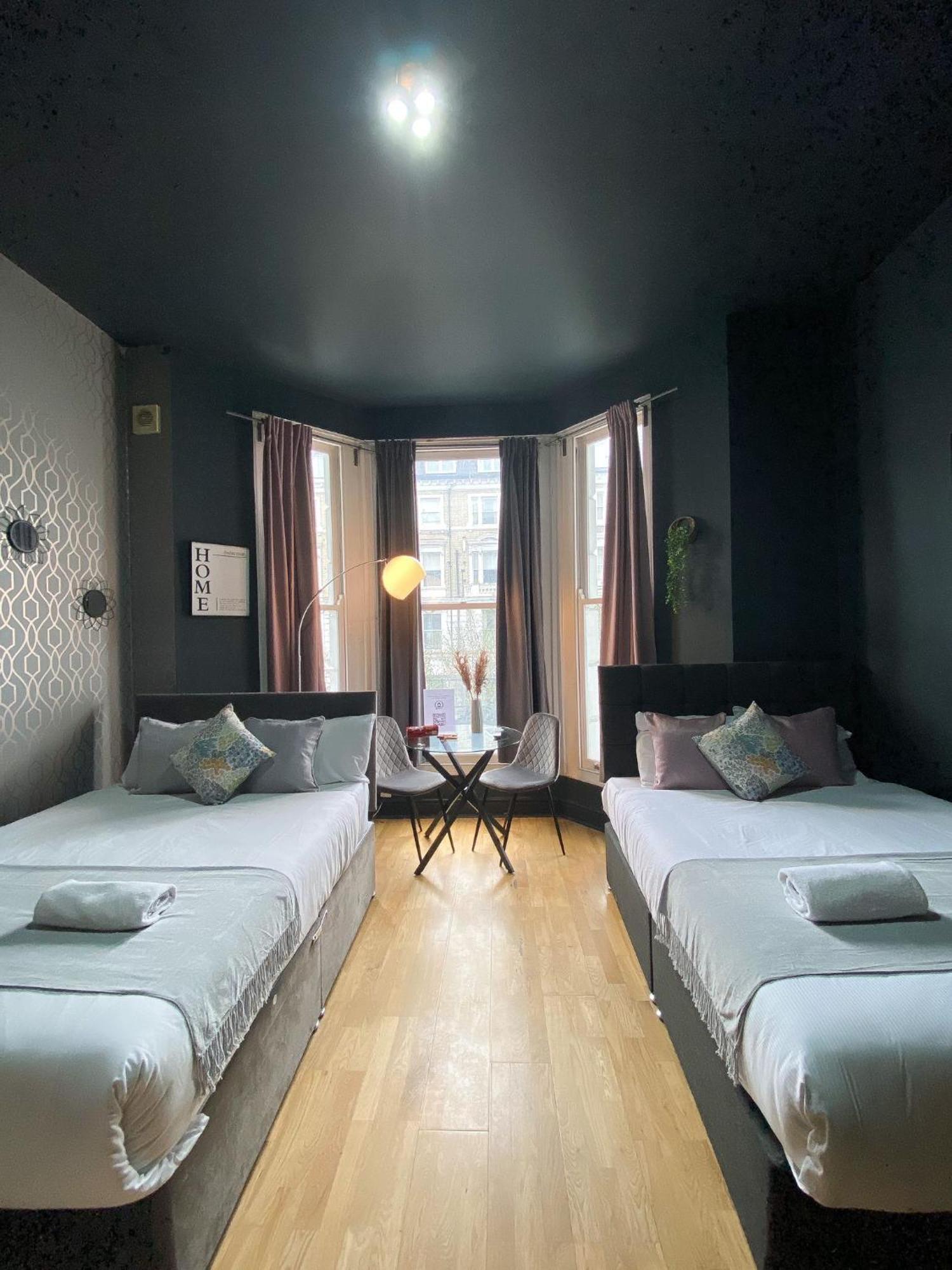 Holland Road Apartment *